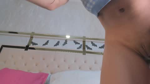 Snapshot of cameron_hearts chatting on 27, 10, 2025 cameron_hearts online show from 27, 10, 2025