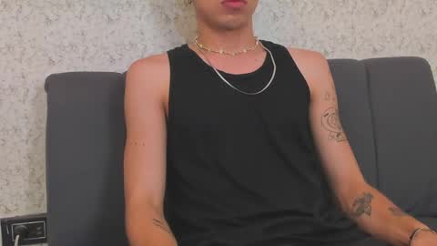 Snapshot of cameron_lux4 chatting on 5, 10, 2025 CAMERON online show from 5, 10, 2025