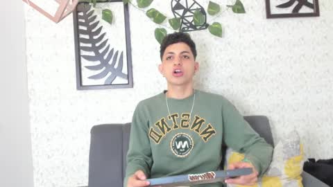 Snapshot of cameron_lux4 chatting on 21, 10, 2025 CAMERON online show from 21, 10, 2025