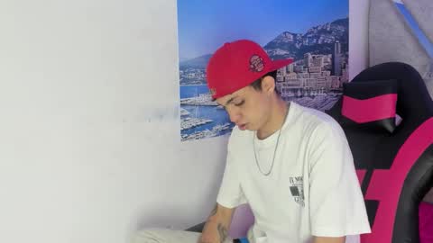 Snapshot of cameron_lux4 chatting on 22, 11, 2025 CAMERON online show from 22, 11, 2025