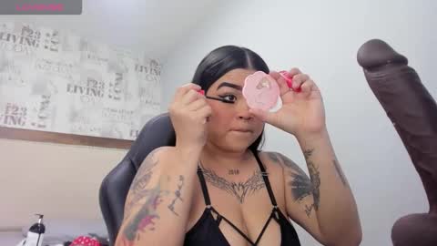 Snapshot of cami_bukele3 chatting on 16, 11, 2025 C A M I L A online show from 16, 11, 2025