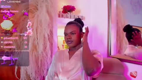 Snapshot of camiestrada chatting on 2, 2, 2025 camiestrada online show from 2, 2, 2025