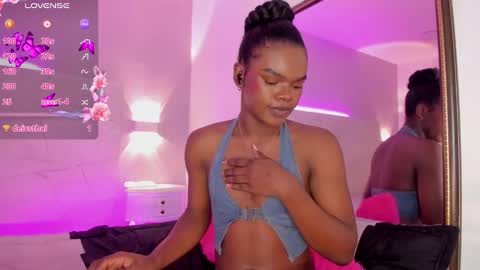 Snapshot of camiestrada chatting on 10, 2, 2025 camiestrada online show from 10, 2, 2025