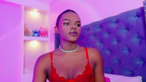 Snapshot of camiestrada chatting on 19, 10, 2025 camiestrada online show from 19, 10, 2025