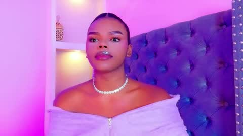 Snapshot of camiestrada chatting on 17, 12, 2025 camiestrada online show from 17, 12, 2025