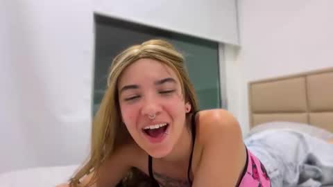 Snapshot of camii19y chatting on 18, 9, 2025 camii19y online show from 18, 9, 2025