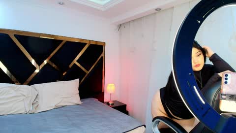 Camila Osorio online show from 4, 4, 2026