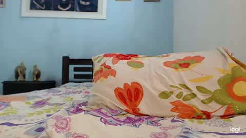 Instagram camila blande1 online show from 31, 1, 2025