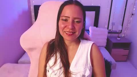 Snapshot of camila_delarosa chatting on 8, 7, 2026 camila online show from 8, 7, 2026