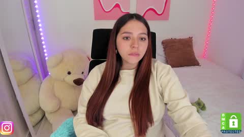 Snapshot of camila_ec2 chatting on 6, 2, 2025 C A M I online show from 6, 2, 2025