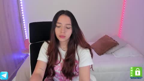 Snapshot of camila_ec2 chatting on 17, 9, 2025 C A M I online show from 17, 9, 2025