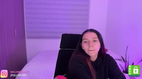 Snapshot of camila_ec2 chatting on 17, 11, 2025 C A M I online show from 17, 11, 2025