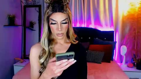 Snapshot of camila_hoottie chatting on 22, 12, 2024 Camila online show from 22, 12, 2024