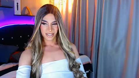 Snapshot of camila_hoottie chatting on 4, 1, 2025 Camila online show from 4, 1, 2025