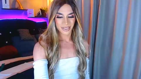Snapshot of camila_hoottie chatting on 4, 1, 2025 Camila online show from 4, 1, 2025