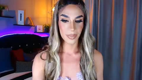 Snapshot of camila_hoottie chatting on 19, 1, 2025 Camila online show from 19, 1, 2025