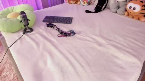 Camila online show from 6, 2, 2025