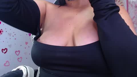 Snapshot of camila_pandora_ch chatting on 6, 3, 2025 Cami online show from 6, 3, 2025