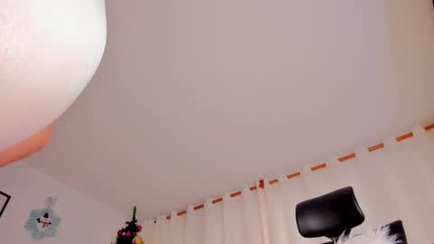 Snapshot of camila_shorty_ chatting on 24, 12, 2024 CamilaMendez--- online show from 24, 12, 2024