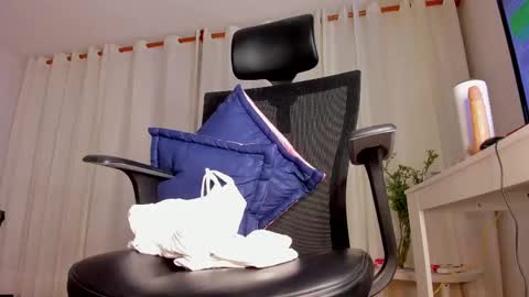 Snapshot of camila_shorty_ chatting on 15, 2, 2025 CamilaMendez--- online show from 15, 2, 2025