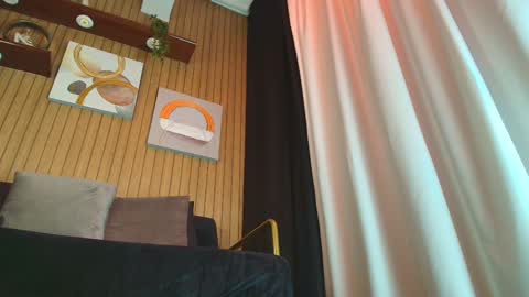    online show from 19, 11, 2025