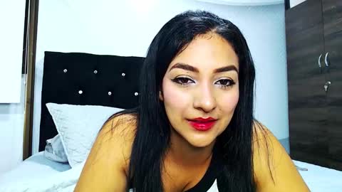 Snapshot of camilaaoficial chatting on 7, 11, 2025 Camila online show from 7, 11, 2025