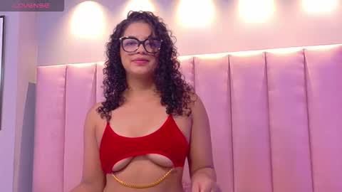 Snapshot of camilalevy chatting on 25, 10, 2025 Camila online show from 25, 10, 2025