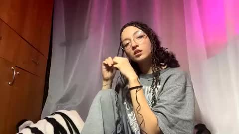 Snapshot of camilaligons chatting on 5, 12, 2025 Reily online show from 5, 12, 2025