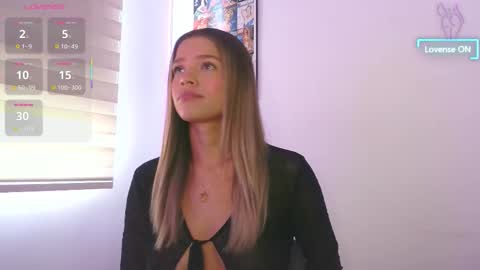 Snapshot of camilamonroee chatting on 15, 10, 2025 Camila Monroee online show from 15, 10, 2025