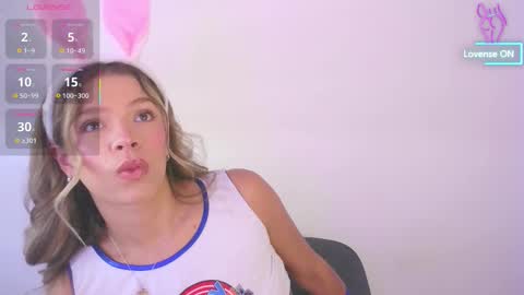 Snapshot of camilamonroee chatting on 28, 10, 2025 Camila Monroee online show from 28, 10, 2025