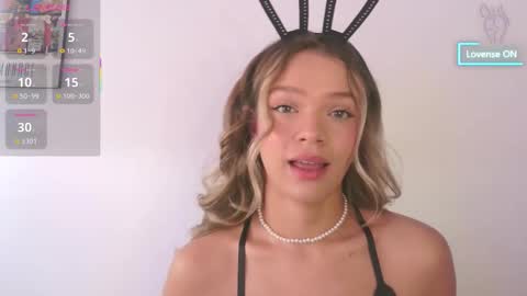 Snapshot of camilamonroee chatting on 30, 10, 2025 Camila Monroee online show from 30, 10, 2025