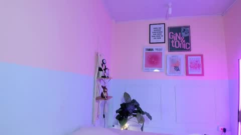 Snapshot of camilarivers chatting on 14, 10, 2025 Camila online show from 14, 10, 2025