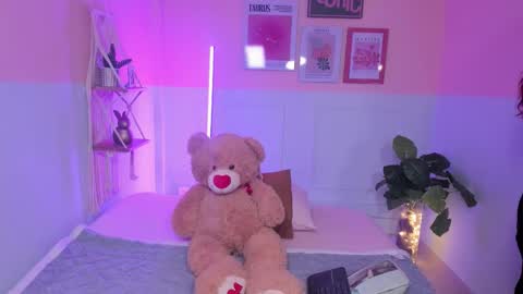 Snapshot of camilarivers chatting on 19, 11, 2025 Camila online show from 19, 11, 2025