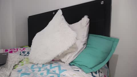 X IGcamiryan01 online show from 19, 12, 2024