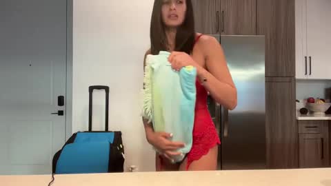 Snapshot of camiliakxoxo chatting on 3, 12, 2024 camiliakxoxo online show from 3, 12, 2024