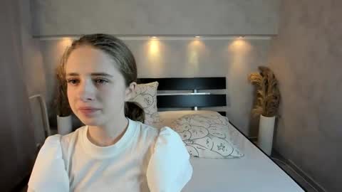 Snapshot of camilla_kelly chatting on 27, 10, 2025 Camilla online show from 27, 10, 2025