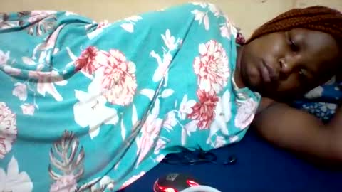Snapshot of camillah_sweet chatting on 8, 5, 2026 camillah_sweet online show from 8, 5, 2026