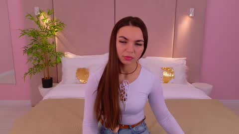 Snapshot of camillalarson chatting on 4, 3, 2025 Camilla online show from 4, 3, 2025