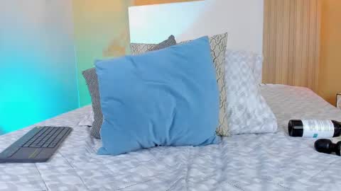 Snapshot of camille_lynn chatting on 25, 2, 2025 Camille Lynn online show from 25, 2, 2025