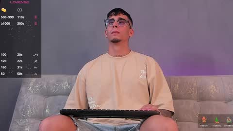   INDEPENDENT MODEL online show from 1, 1, 2025