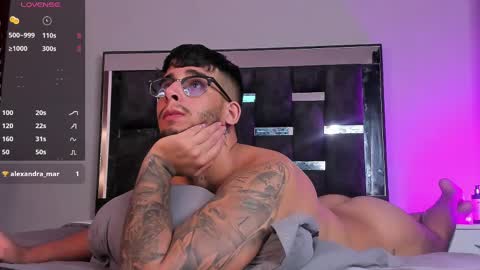   INDEPENDENT MODEL online show from 19, 2, 2025