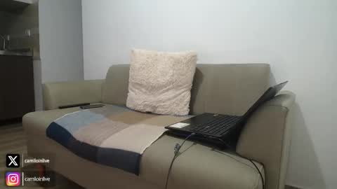 Snapshot of camiloinlive chatting on 13, 11, 2025 camiloinlive online show from 13, 11, 2025