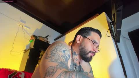 Snapshot of camilomayer chatting on 5, 10, 2025 Camilo online show from 5, 10, 2025