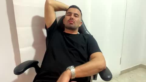 camilor_30 online show from 11, 4, 2026