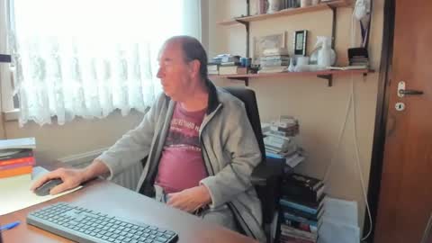 Snapshot of cammee chatting on 4, 1, 2025 Cammee online show from 4, 1, 2025