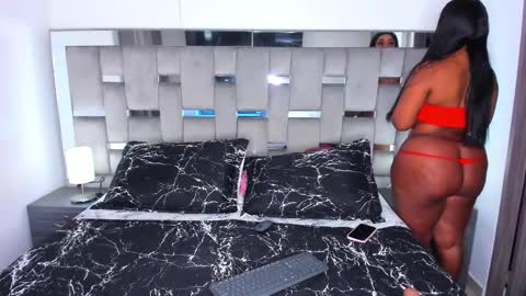 Snapshot of cammiila chatting on 18, 9, 2025 Camila online show from 18, 9, 2025