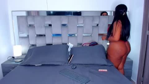 Snapshot of cammiila chatting on 7, 10, 2025 Camila online show from 7, 10, 2025