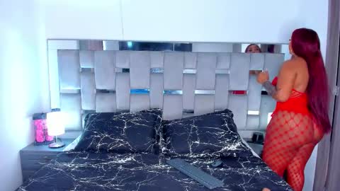 Snapshot of cammiila chatting on 4, 12, 2025 Camila online show from 4, 12, 2025