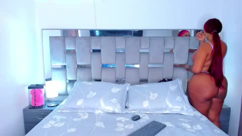 Snapshot of cammiila chatting on 14, 12, 2025 Camila online show from 14, 12, 2025