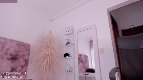 Laura Camila online show from 18, 1, 2025